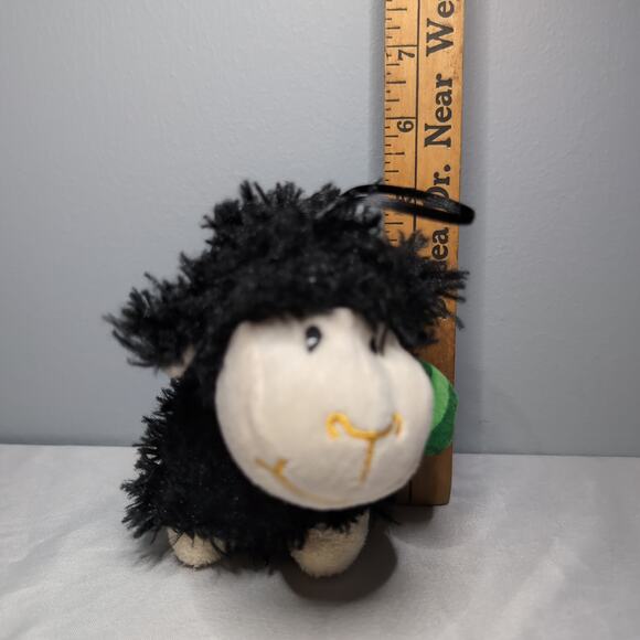 Huggable Irish Friends Shamrock Sheep Ornament Shaggy Black Scarf Allied - Picture 14 of 14